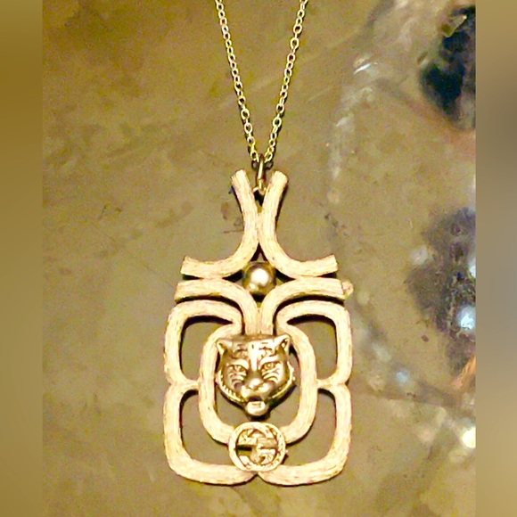 Unique Repurposed  Silver Gucci GG angry Cat Figurine pendant necklace - Picture 1 of 6